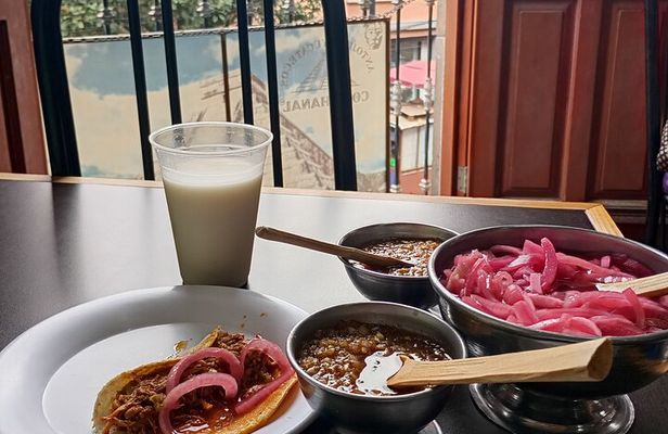 Taco and History Tour in the All Inclusive Historic Center