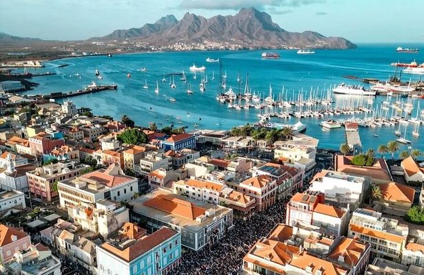 Mindelo Day Trip in Minibus for Cruise Passengers