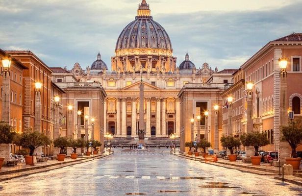 Vatican City: St. Peters Basilica skip the line tour