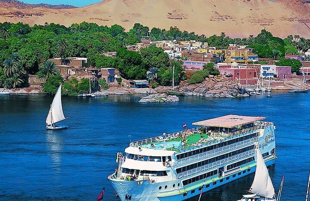 Nile Cruise From Aswan To Luxor including Daily Guided Tours