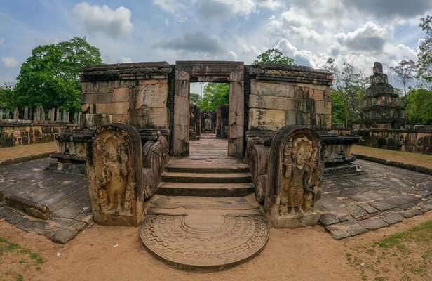 Visiting the Historical Polonnaruwa Ruins and Minneriya Safari