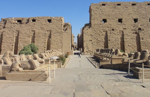 Full Day Tour of Luxor East and West Banks