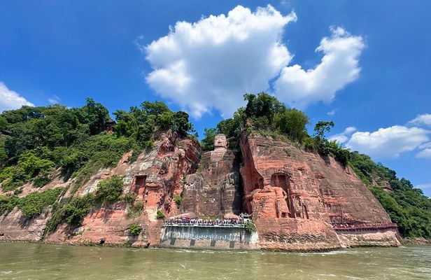 Panda and Leshan Buddha Private Tour