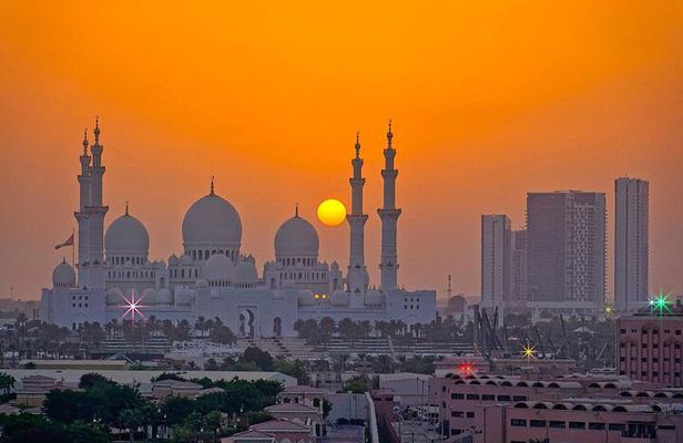 Private Abu Dhabi sightseeing with Sheikh Zayed Grand mosque 