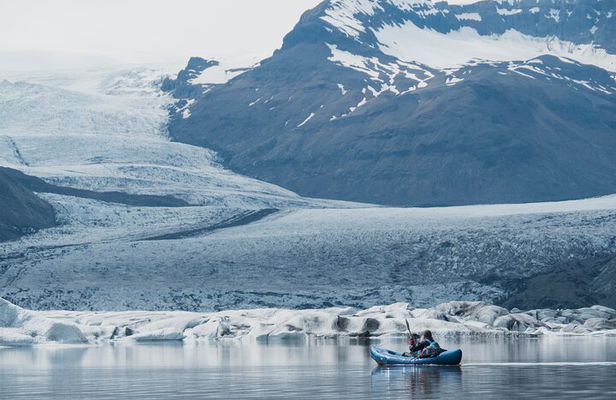 Heinabergslón Kayak and Hike