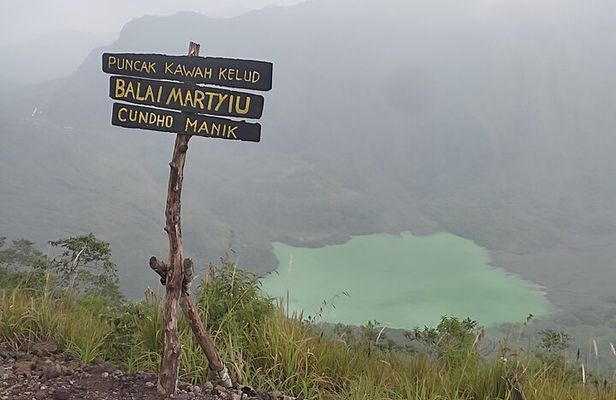 Kelud Volcano trekking