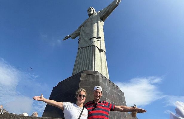 Private Tour: Christ, Sugar Bread, Old Centre and Selarón