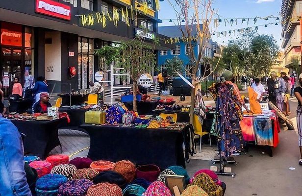 Full Day Shopping Tour: Arts, Crafts, and African Garments