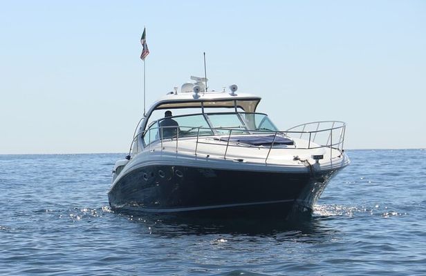 Luxury Yacht Tour in Los Cabos 45FT SeaRay Sundancer