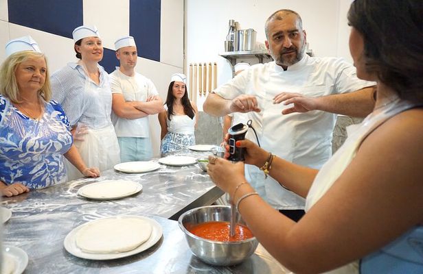 Authentic Pizza Making Class in Naples with Appetizers and Drink