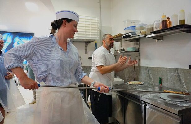 Naples Official Pizza Making Class & Tiramisu Cooking class
