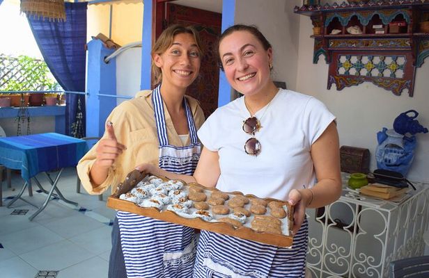 Hands-On Moroccan Pastry Workshop with Local Family