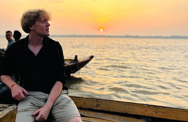 Private Sunset Boat Ride and Ganga Aarti with Reserved Seat