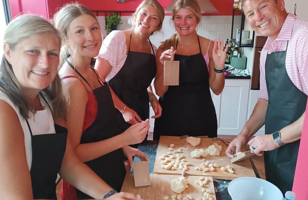 Cooking Class of Three Italian Recipes at your choice in Genoa