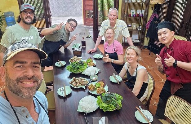 Cozy Hanoi Cooking Class with Cultural Escape in a Secret Villa