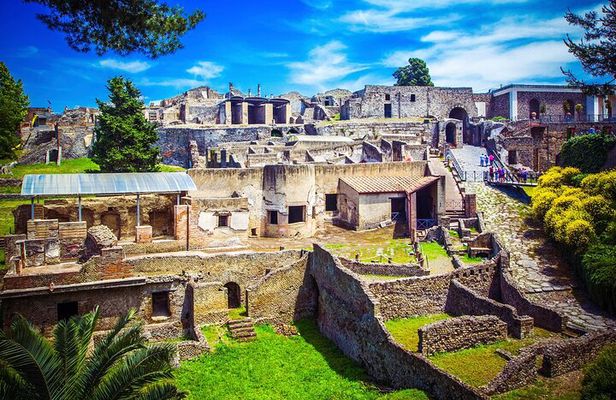 From Naples: Pompeii Shore Excursion for Cruisers with Guide