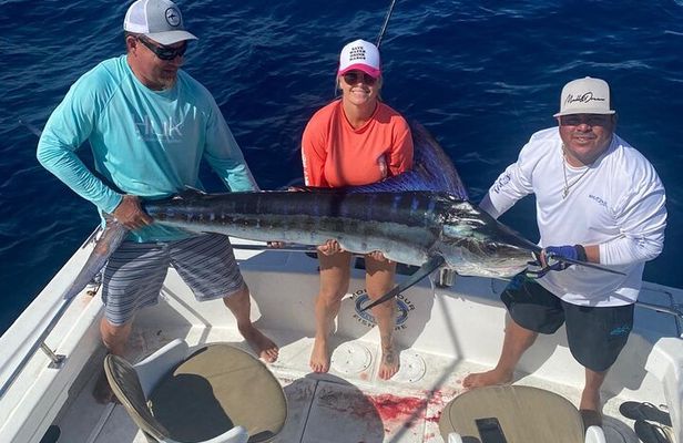 Ultimate Cabo Fishing Experience Aboard the Phantom