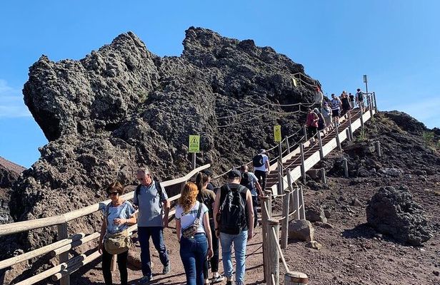 Pompeii and Vesuvius Combo Tour with Local Guide