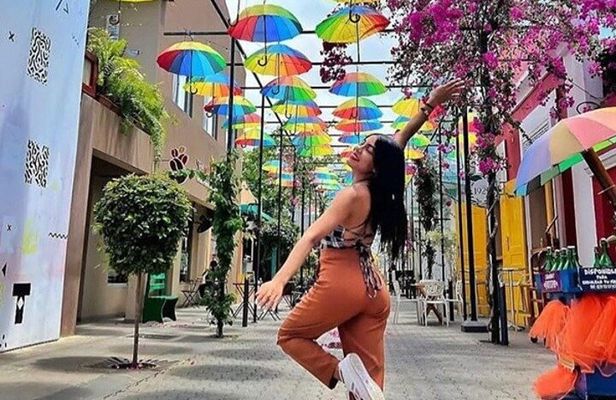 Tour Culture Puerto Plata Amber Chocolate and Colored Umbrella