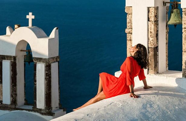 Private Santorini Sightseeing Tour with Local Driver