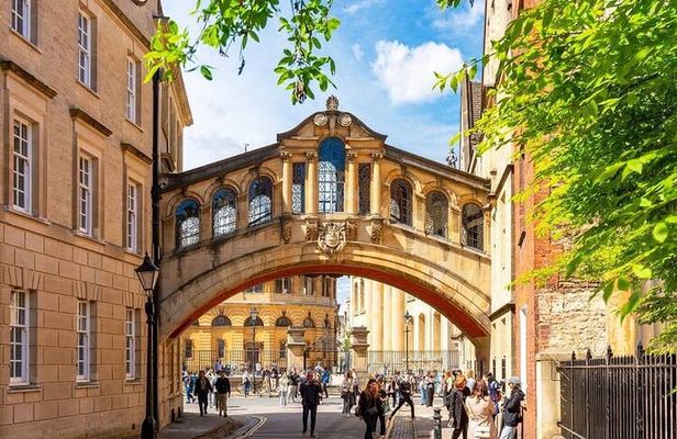 Oxford University Tour (10 attractions)