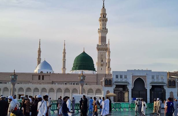 Madina Tour Guide- Ziyarat Muqadasa