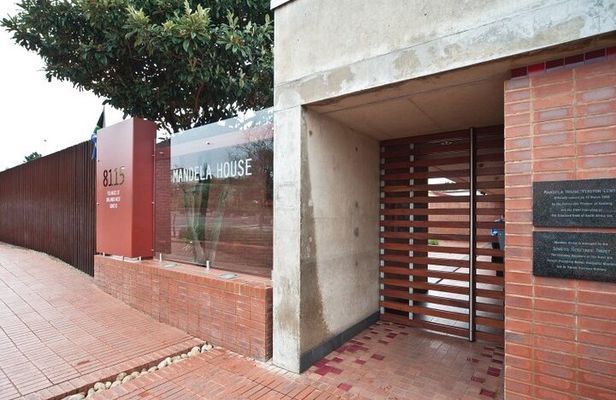 Soweto Walking Tour Mandela House And Street Food