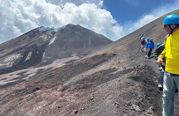 Summit trekking on Mount Etna for small groups
