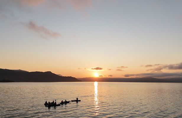 El Salvador Sunrise Kayaking Experience on Ilopango Lake