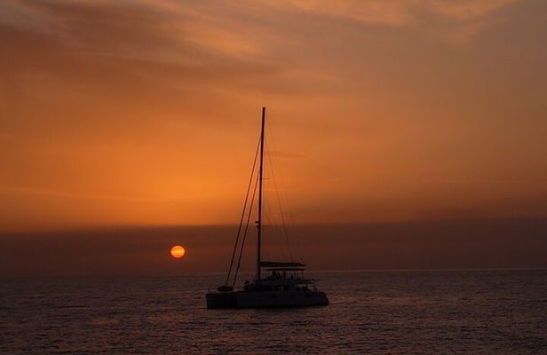 Dia Island Catamaran Sail with Meal, Cocktails & Water activities