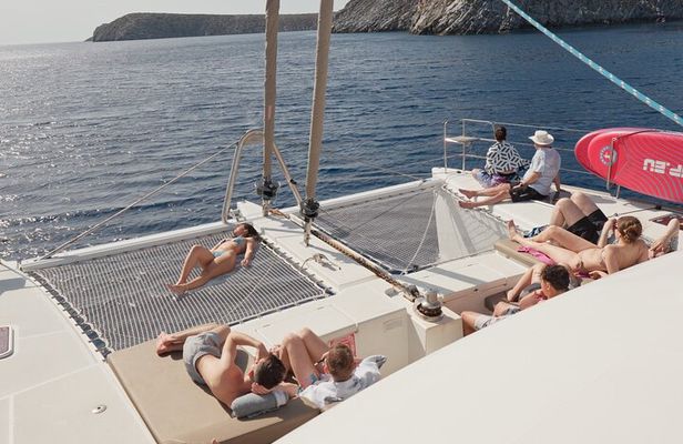 Catamaran Cruise to Dia Island with Meal and Water Activities