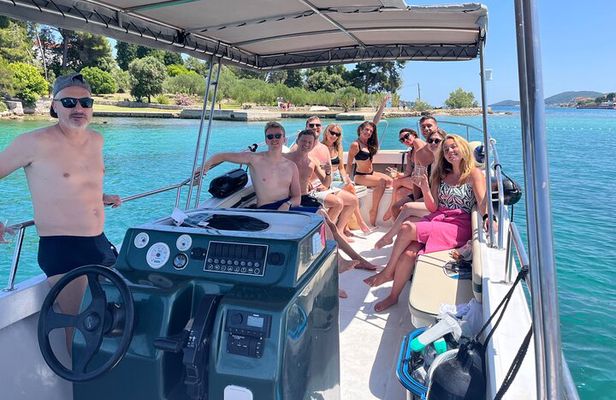 Private 4 Stops Zadar Boat Tour: Swim, Snorkel & Island Hopping