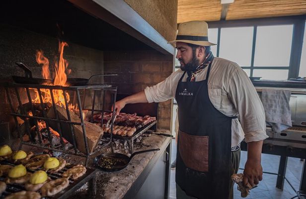 Private Wine, Empanadas and Choripán Tour with Transfers