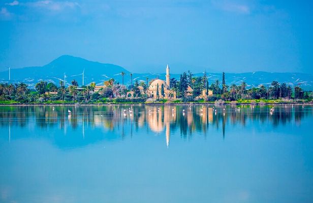 Larnaca Airport Pickup with 1-Hour Coastal Sightseeing Ride