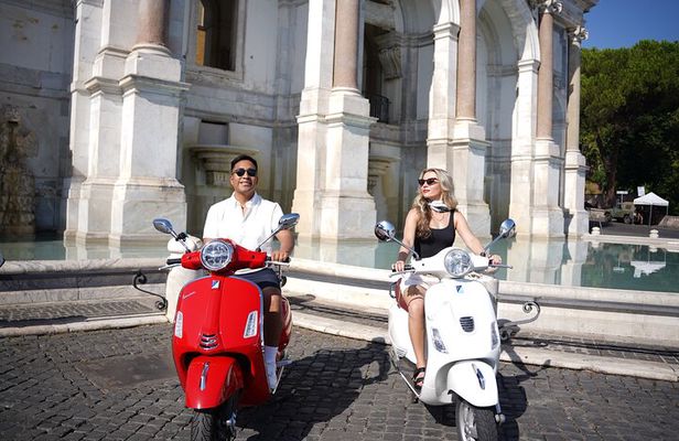 Vespa Experience in Rome– We Pick You Up Directly from Your Hotel