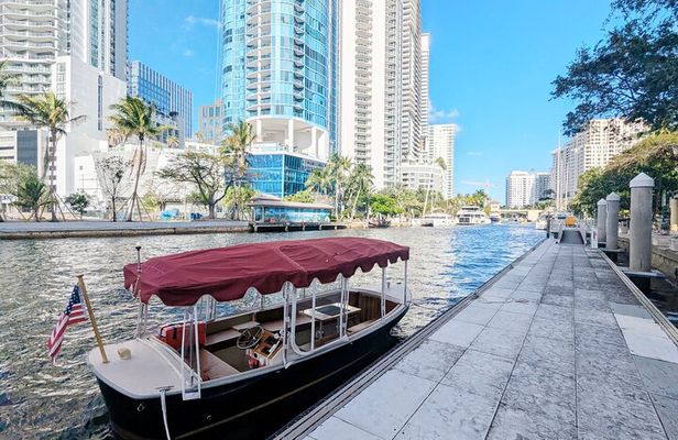 Scenic Boat Tour on Fort Lauderdale’s Riverside