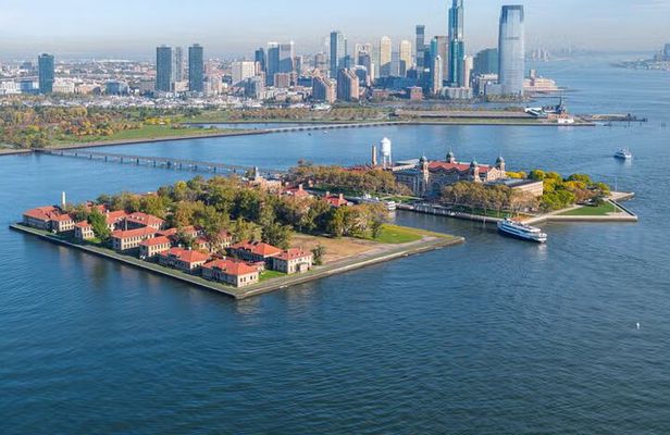 Statue of Liberty and Ellis Island Tour