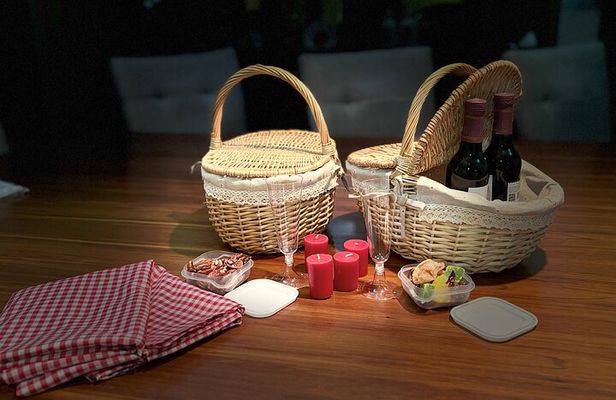 Full Package Picnic Basket in Mexico City