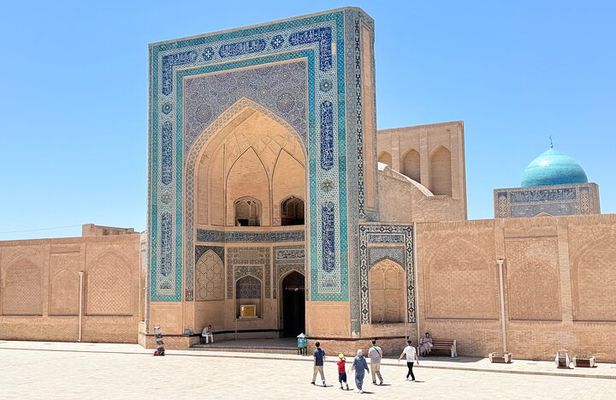 Bukhara: Walking Tour with a Small Group