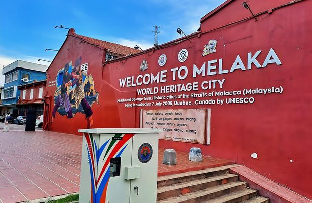 Malacca Night Tour with River Cruise & Trishaw Ride from KL (SIC)