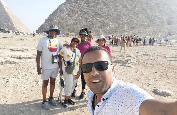 Full Day Tour Giza Pyramids Sphinx and Egyptian Museum