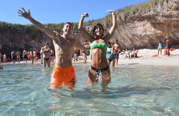 Cruise in Marietas Island with Lunch and Open Bar