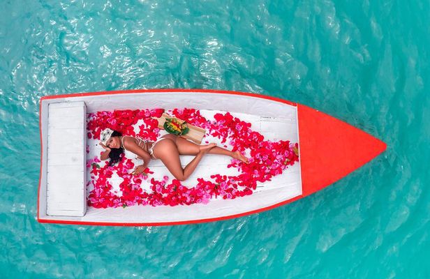 Dushi Boat Drone Photoshoot