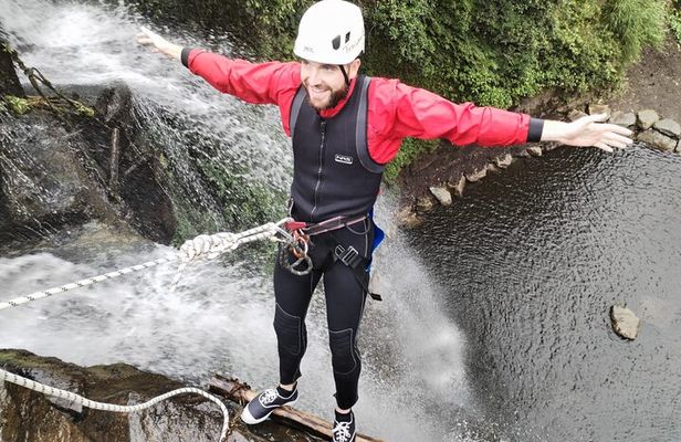 Canyoning in Baños Cascada Chamana