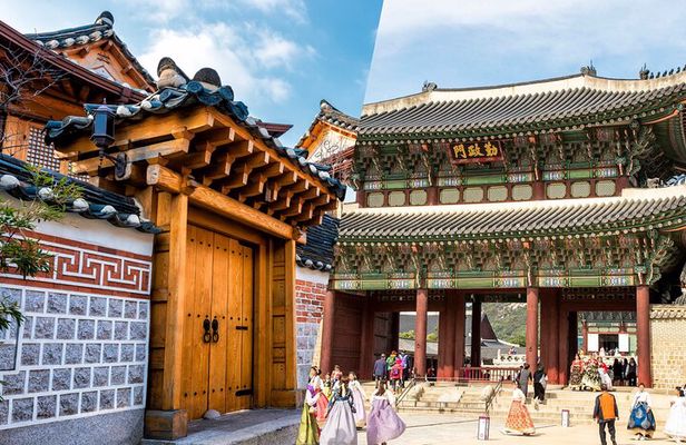  Gyeongbokgung Palace & Bukchon Village Walking Tour 