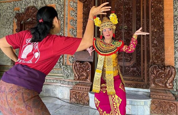 Balinese Dance and Costume Cultural Experience