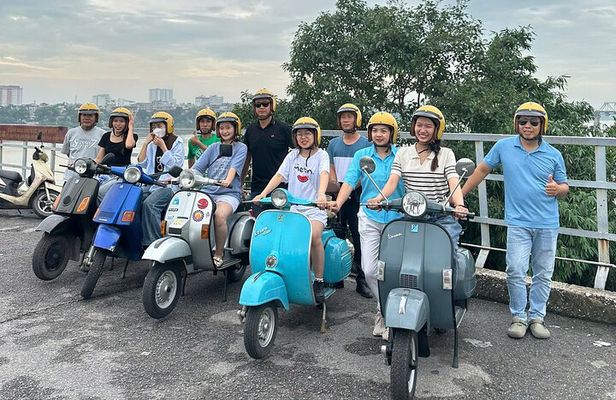 Discovery Inside Ha Noi City Tour By Vespa