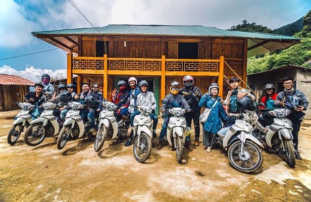 Hanoi Motorbike Tour with Hidden Gems and Train Street