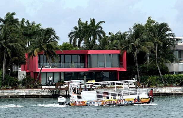Bayside Marketplace: Cruise of Millionaire Homes & Miami Skyline