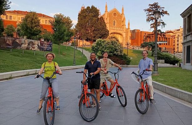 Madrid 2.5 Hour Historical Tour by Bike or E Bike